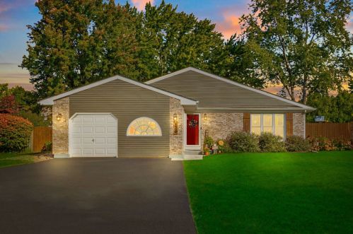 126 Dolores St, Oswego, IL 60543-9104