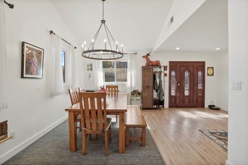 15751 Morrison St, Van Nuys CA  91436-1543 exterior