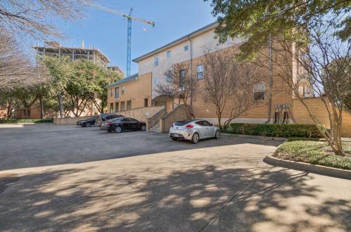 3922 Gilbert Ave, Dallas TX  75219-3897 exterior