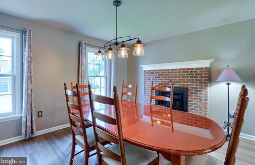 1809 Krystle Dr, Lancaster PA  17602-4143 exterior