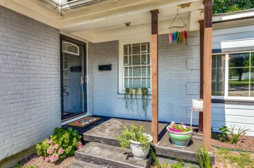 917 Bonnie Brae Ave, Fort Worth, TX 76111-4208