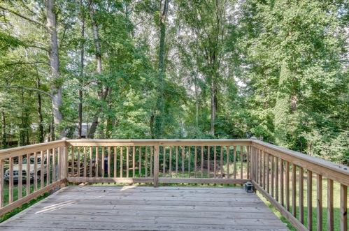 5068 Cold Springs Dr, Lilburn GA  30047-3776 exterior