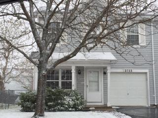 2722 Loveland St, Naperville IL  60564-9497 exterior