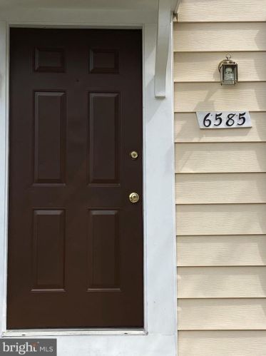 6585 Forest Dew Ct, Springfield, VA 22152-2185