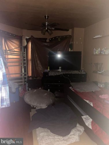1254 Everett St, Camden, NJ 08104-3510