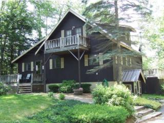 254 Pequawket Dr, Albany, NH 03818-6204