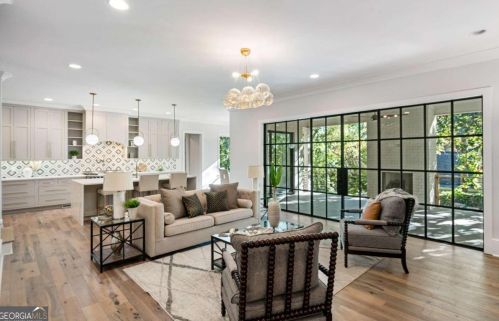 2731 Arden Rd, Atlanta GA  30305-1913 exterior