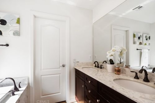 38 Latitude, Irvine CA  92618-8821 exterior