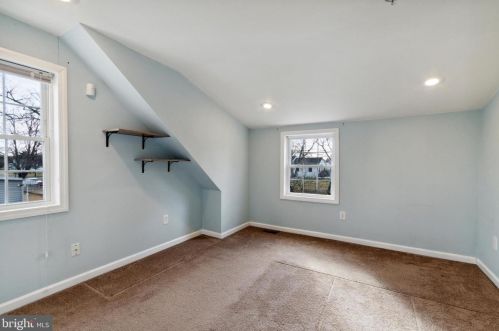 180 Clearview Ave, Trenton NJ  08619-1219 exterior