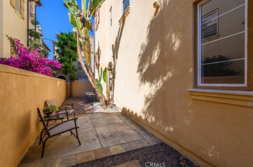 39 Tall Oak, Irvine CA  92603-4213 exterior