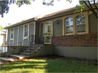 2972 Iva Dr, Independence, MO 64057-2229