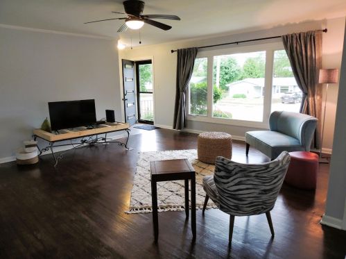 1305 Wood St, Valpo IN 46383-5140 exterior