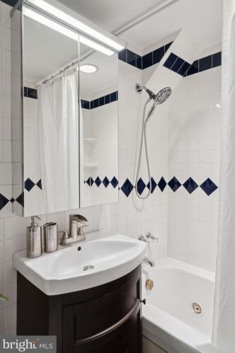 510 11 St, Philadelphia PA 19123-3723 exterior