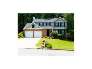 1305 Taylor Oaks Dr, Roswell GA  30076-1168 exterior