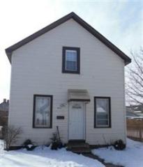 913 Starkweather Ave, Cleveland, OH 44113-4619