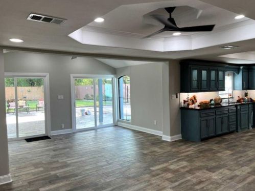 1004 Booker T Washington St, Conroe TX  77301-3610 exterior