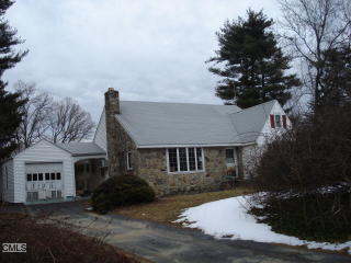 6 Rampart Rd, Norwalk, CT 06854-2415