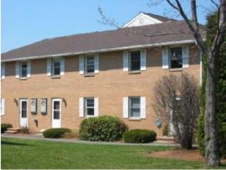 705 Elmwood Dr, Hudson NH  03051-3245 exterior