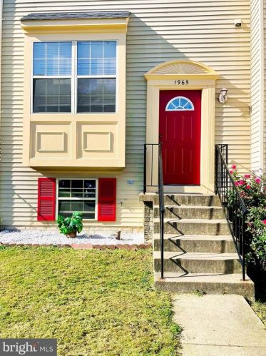 1965 Winslow Ct, Woodbridge, VA 22191-4916