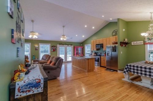 101 Azalea Dr, Lafayette, GA 30728-2103