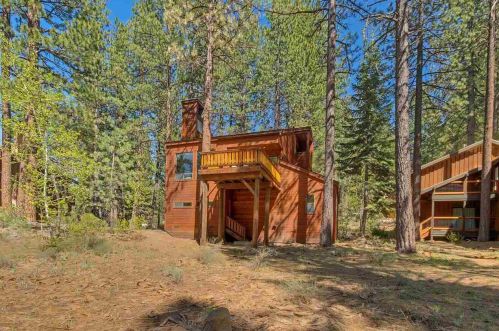 117 Basque Dr, Truckee CA  96161-3907 exterior