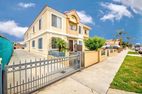 1518 206th St, Torrance, CA 90501-6413