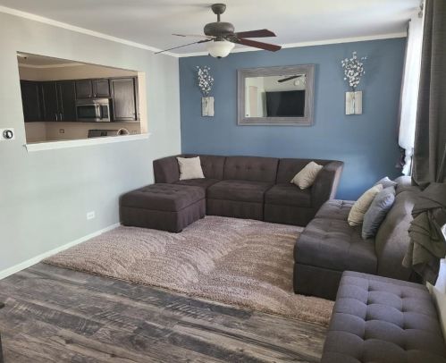 217 Washington St, Oswego, IL 60543-9817
