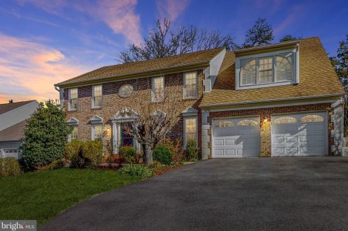 12050 Sugarland Valley Dr, Herndon, VA 20170-2603