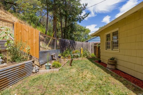 650 Mendocino Dr, Ukiah CA  95482-5606 exterior