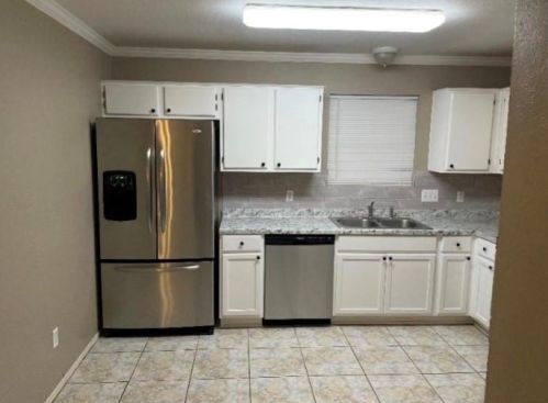 2004 Old Creek Dr, Richmond TX  77471-5564 exterior