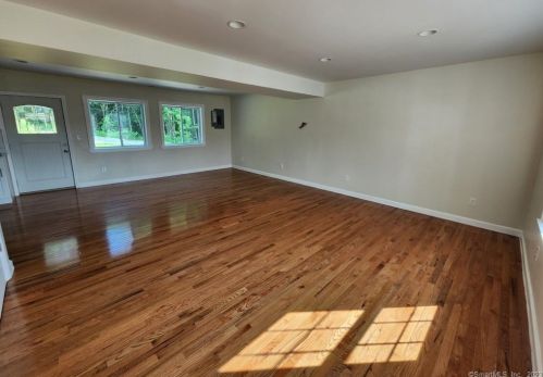 1280 Wolcott Rd, Waterbury, CT 06716-1533