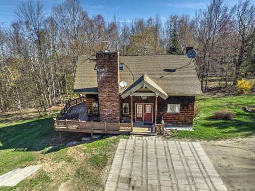54 Brad St, Wales, ME 04280-3010