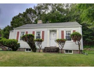 464 River Rd, Lincoln, RI 02865-1427