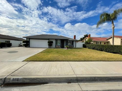 686 Wisteria Ave, Rialto, CA