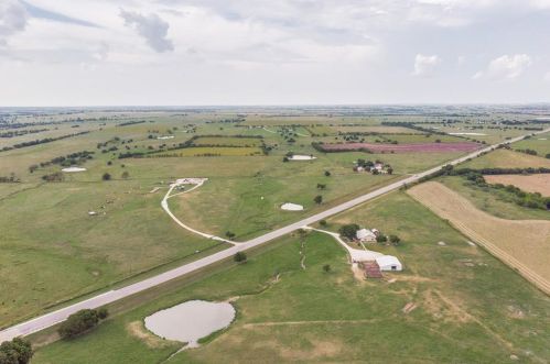9492 Fm 51, Valley View, TX 76272-3040