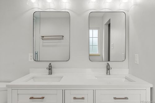 4930 Clarkson St, Englewood CO  80113-7008 exterior