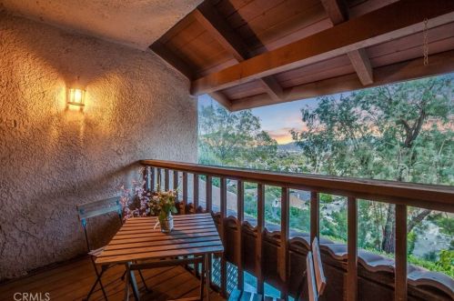 7757 Via Rosa Maria, Burbank, CA 91504-1442