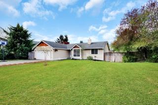 12208 200th Avenue Ct, Sumner, WA 98391-5409
