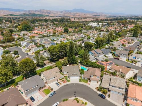 8 Dorchester, Irvine CA  92620-2614 exterior