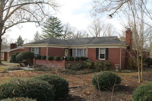 500 Bragg Cir, Tullahoma, TN 37388-2916