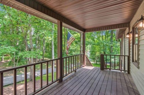 1040 Riverview Dr, Ellijay, GA 30540-9650