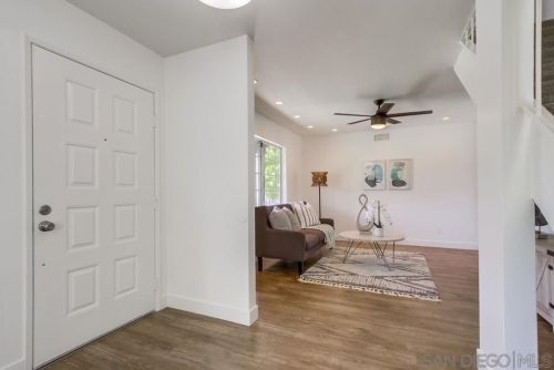 1376 Darwin Dr, Oceanside CA  92056-6618 exterior