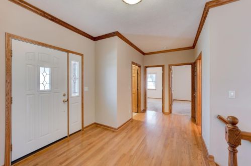 858 Clearwater Cv, Crown Point, IN 46307-5328