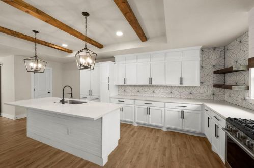 302 Brk Holw Dr, Conroe TX  77385-9107 exterior