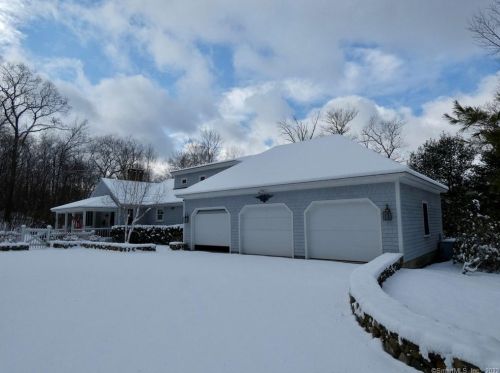 56 Mount Tom Passway, Morris CT  06763-1032 exterior
