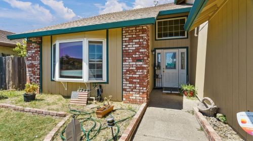 545 Vin Rose Way, Manteca, CA 95337-6826