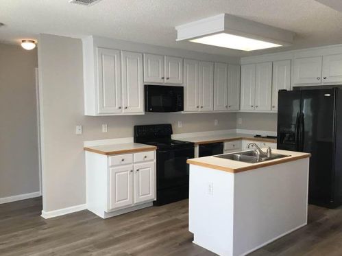 5369 Crown Oaks Dr, Lula, GA 30554-4712