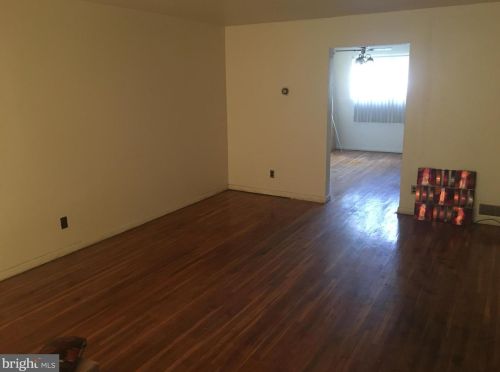 1527 12th St, Harrisburg, PA 17104-3106