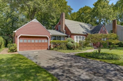 292 Bridle Path, Mountainside, NJ 07092-1845
