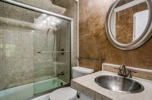 4211 Clear Lake Cir, Fort Worth TX  76109-4904 exterior